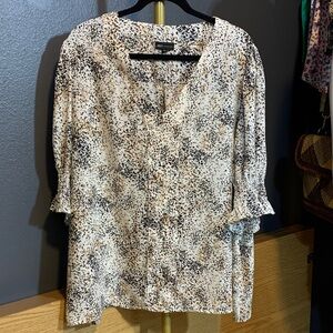 Jones New York Cream Blouse with Black & Brown Speckle PTP 29